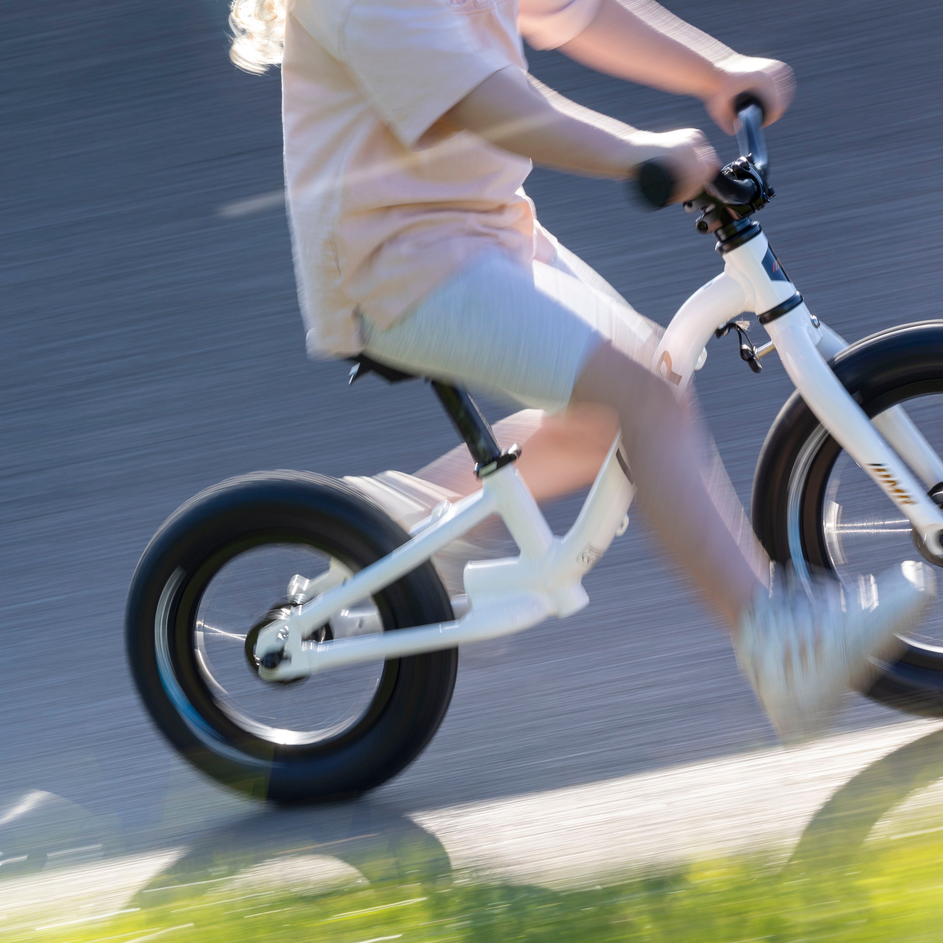 DMR Sidekick Balance 12" and 14" Wheel White