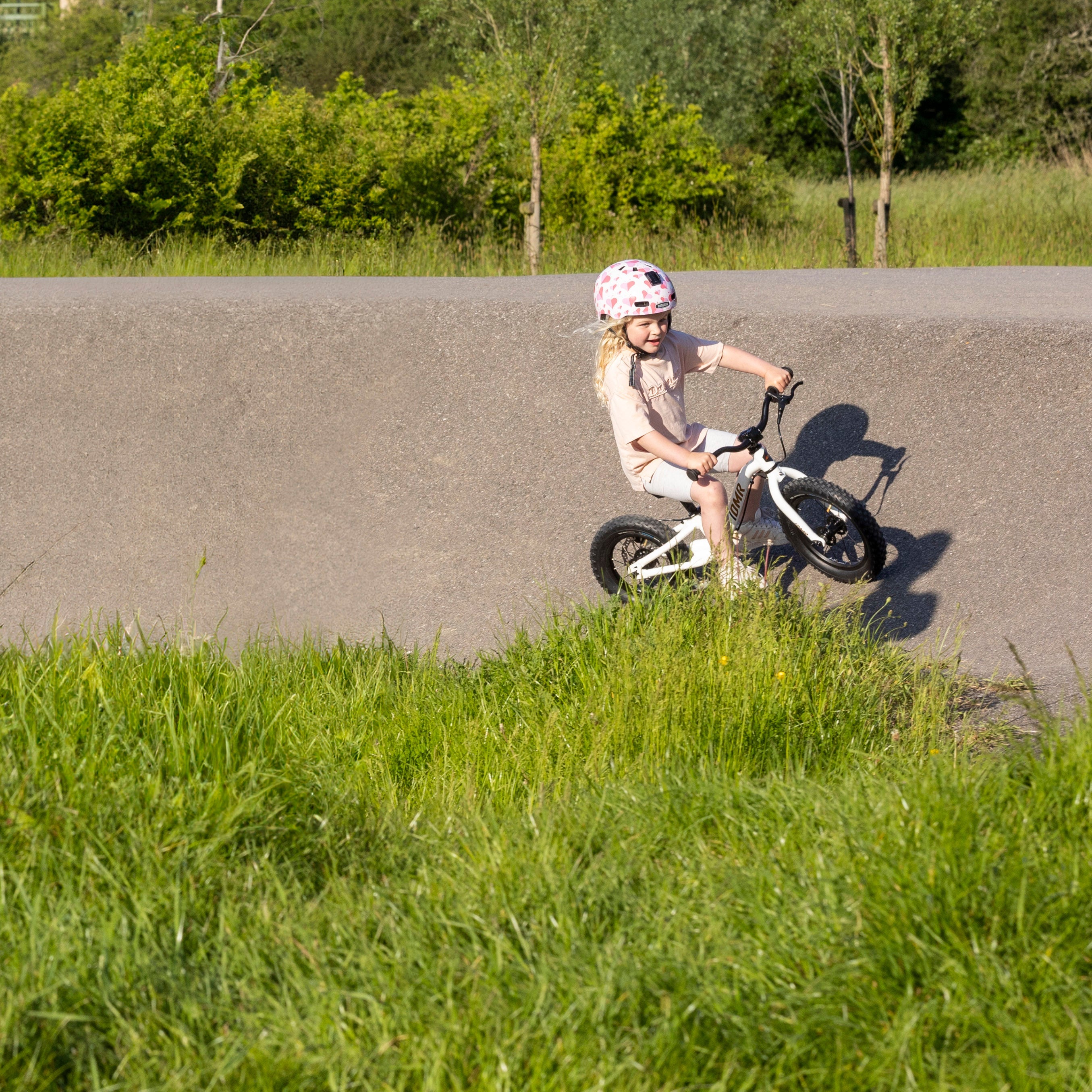 DMR Sidekick Balance 12" and 14" Wheel White