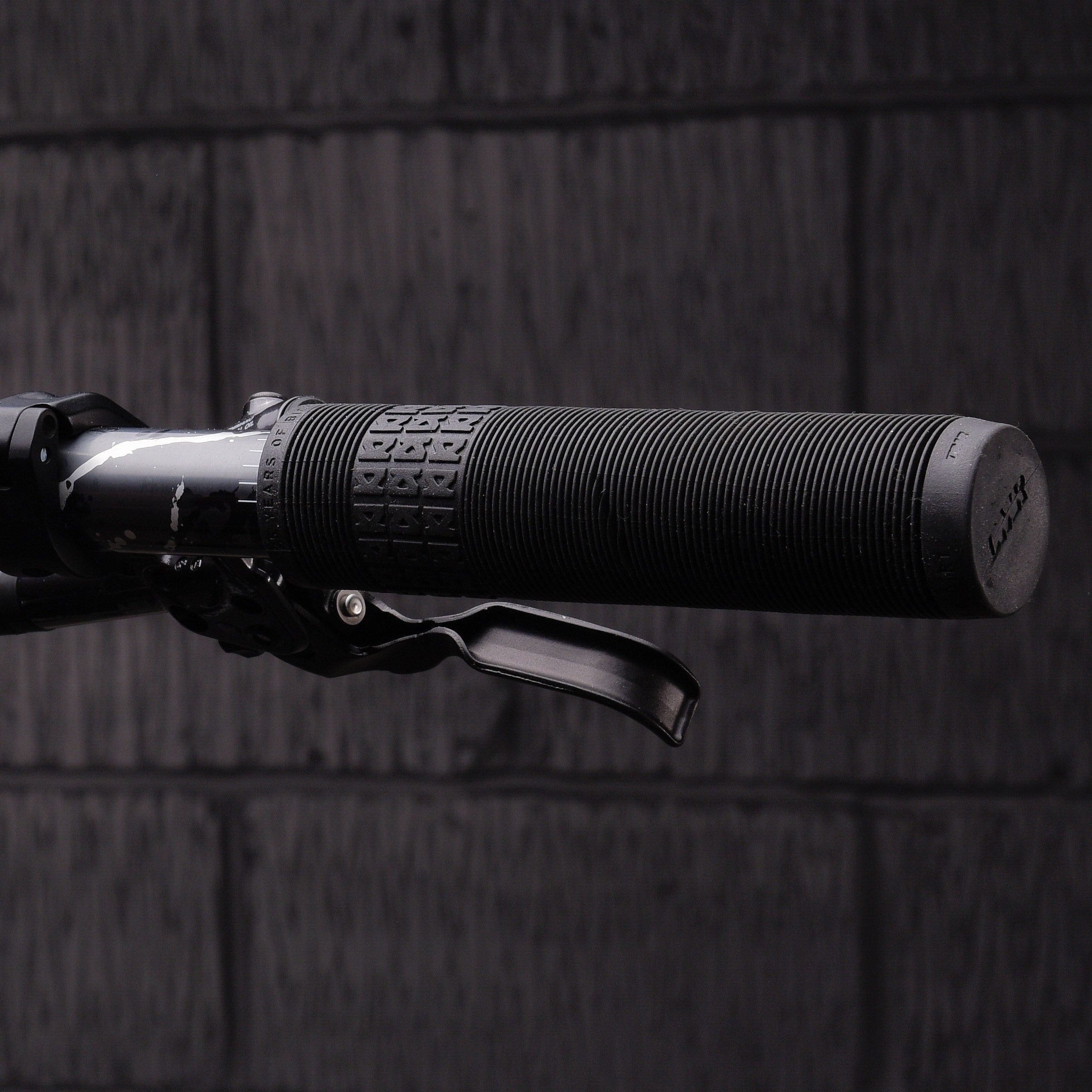 DMR 25 Grips: Park, Street & Dirt Jump Grip, DMR Bikes