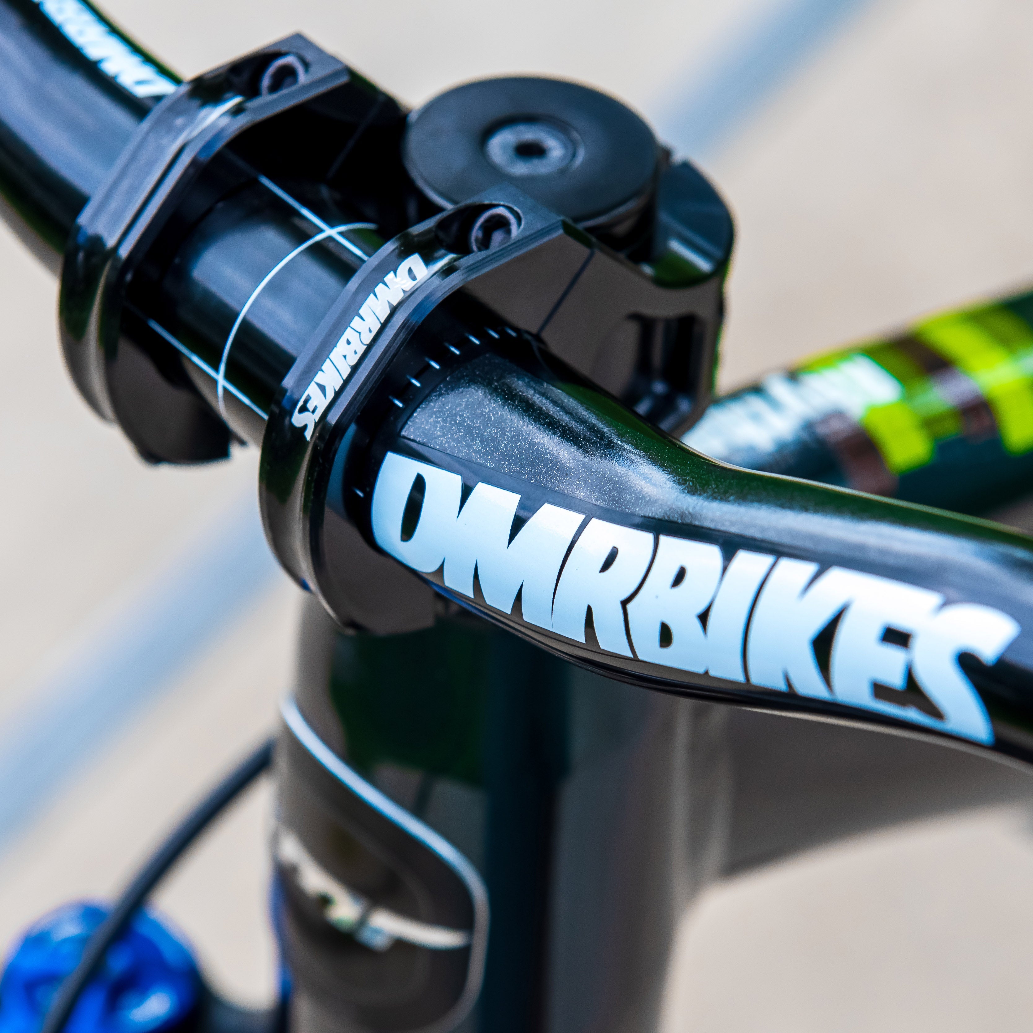 DMR Wingbar Handlebar Black 31.8mm 35mm