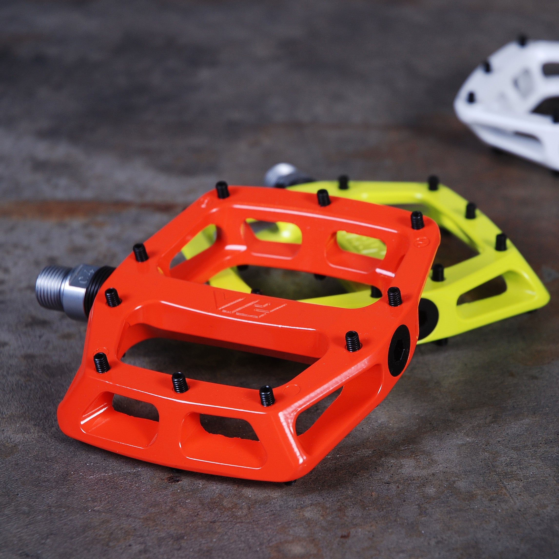 DMR V12 Pedal Orange