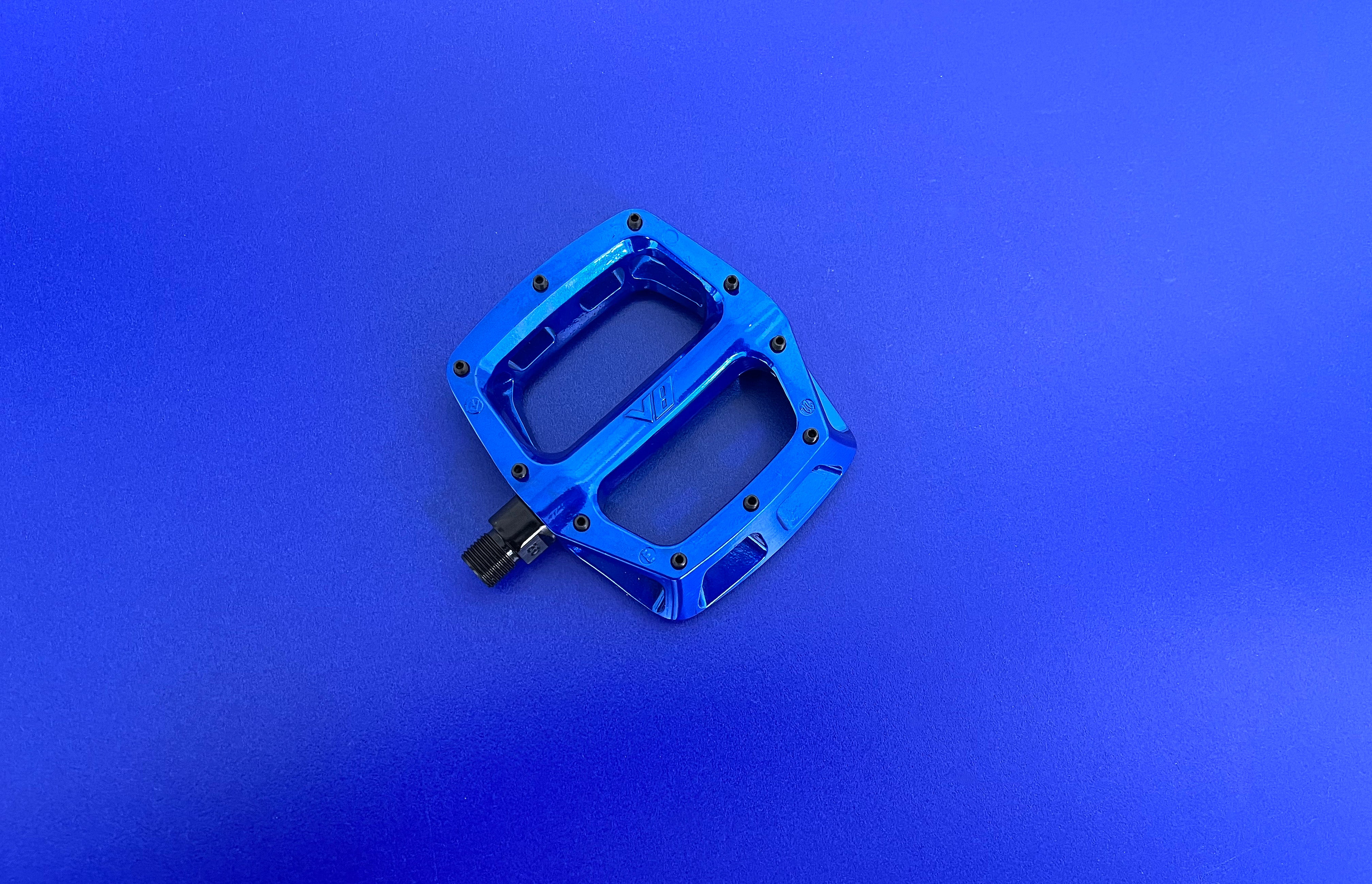 DMR V8 Pedal Blue