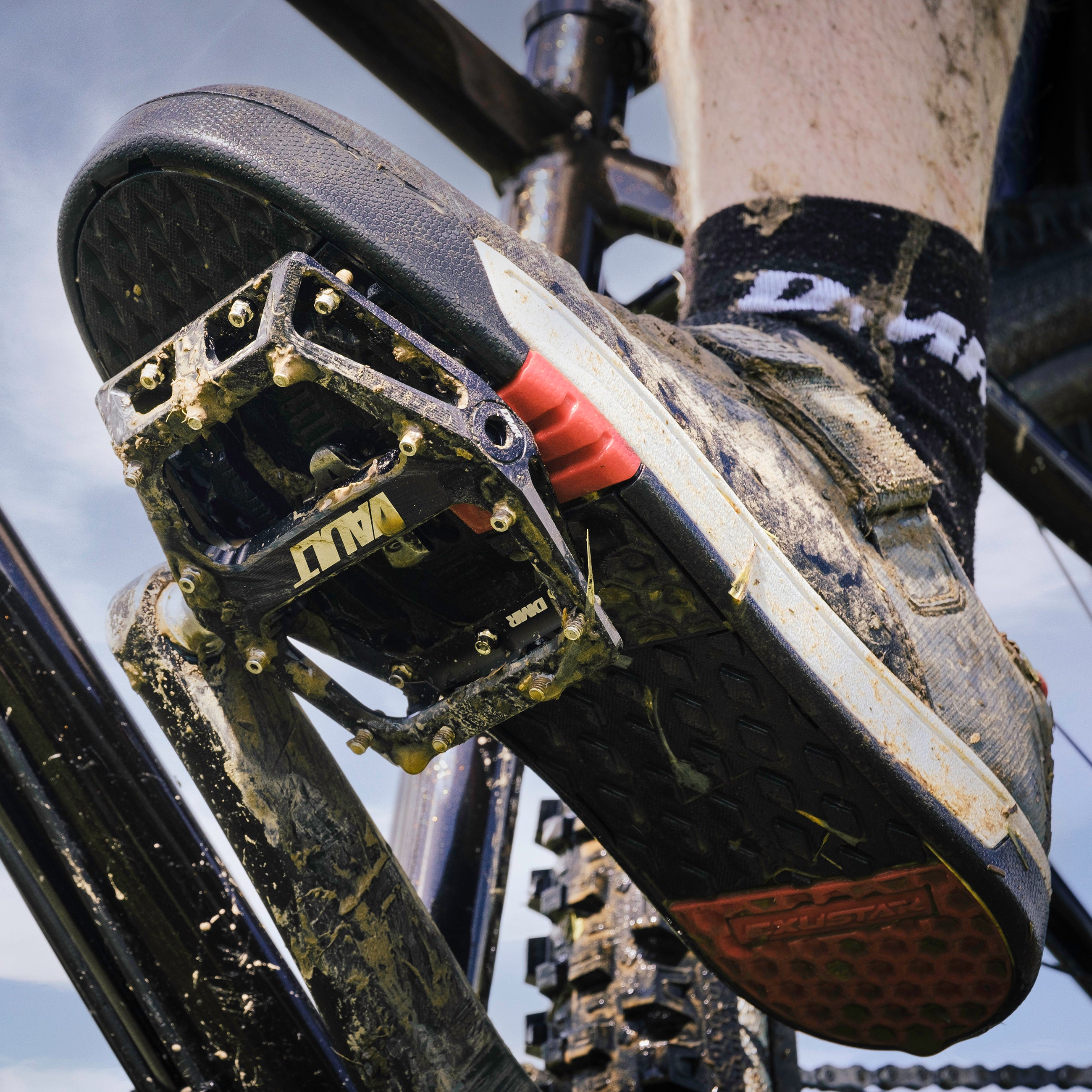 DMR Vault Pedal Gloss Black