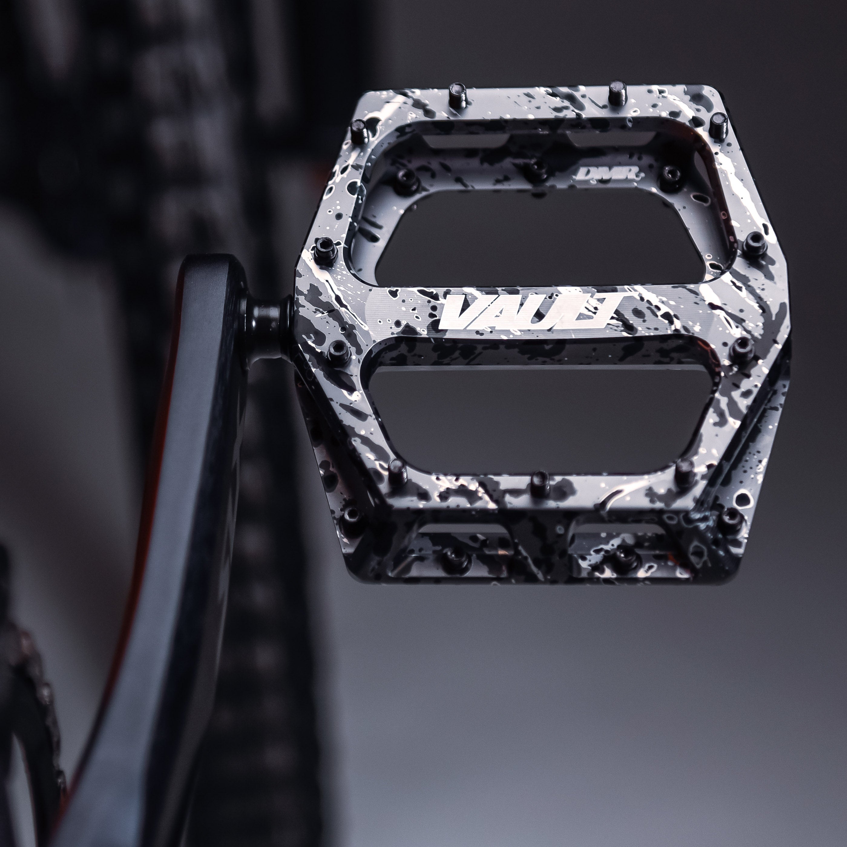 DMR Vault SE Pedal Grey