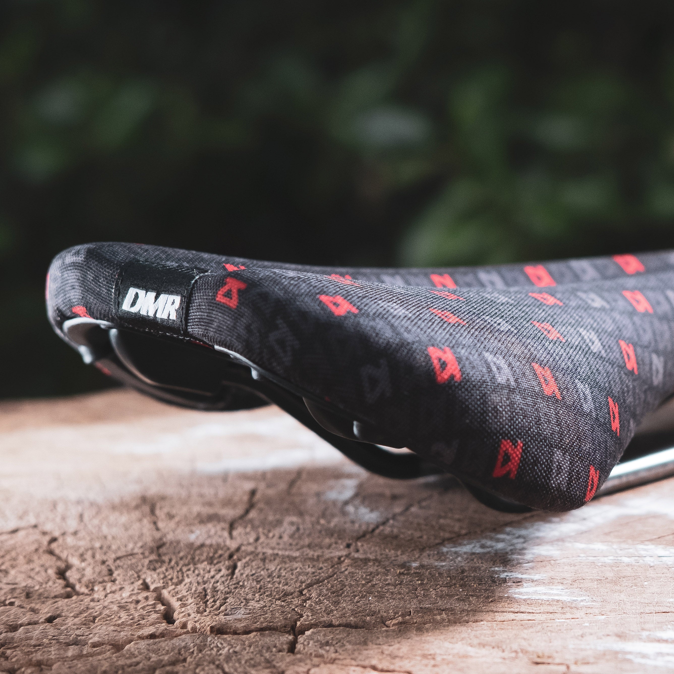 DMR 25 Year Saddle Red