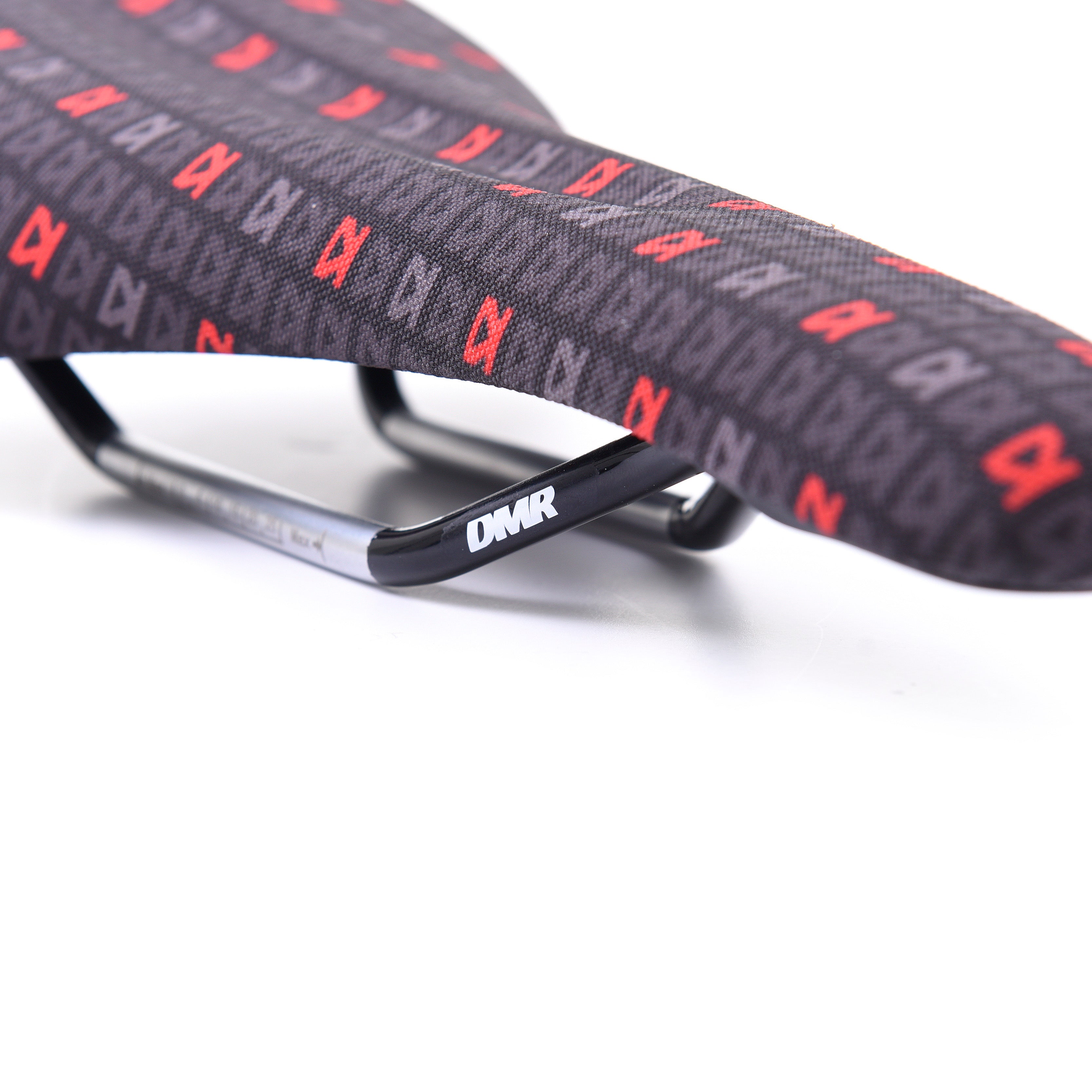 DMR 25 Year Saddle Red