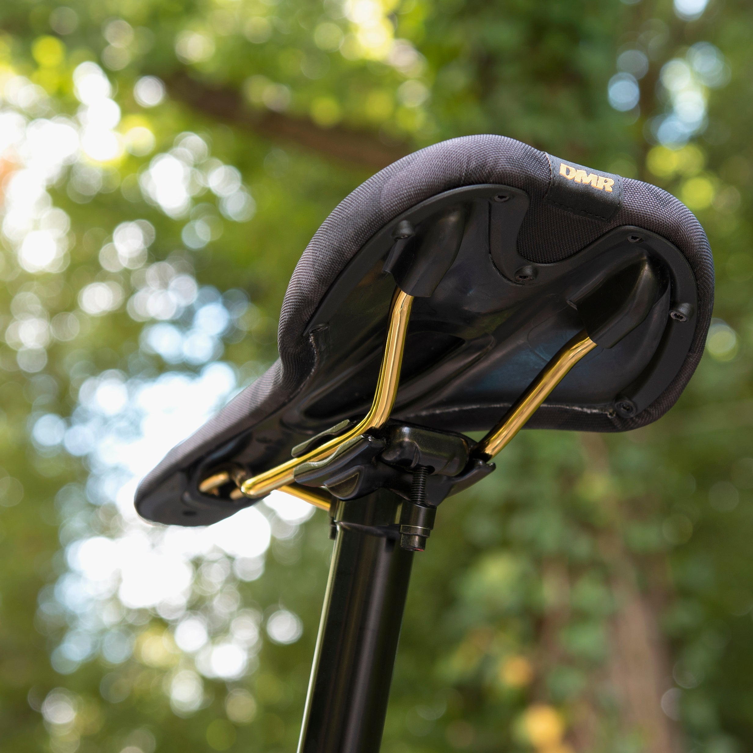 DMR OiOi Saddle Black Camo