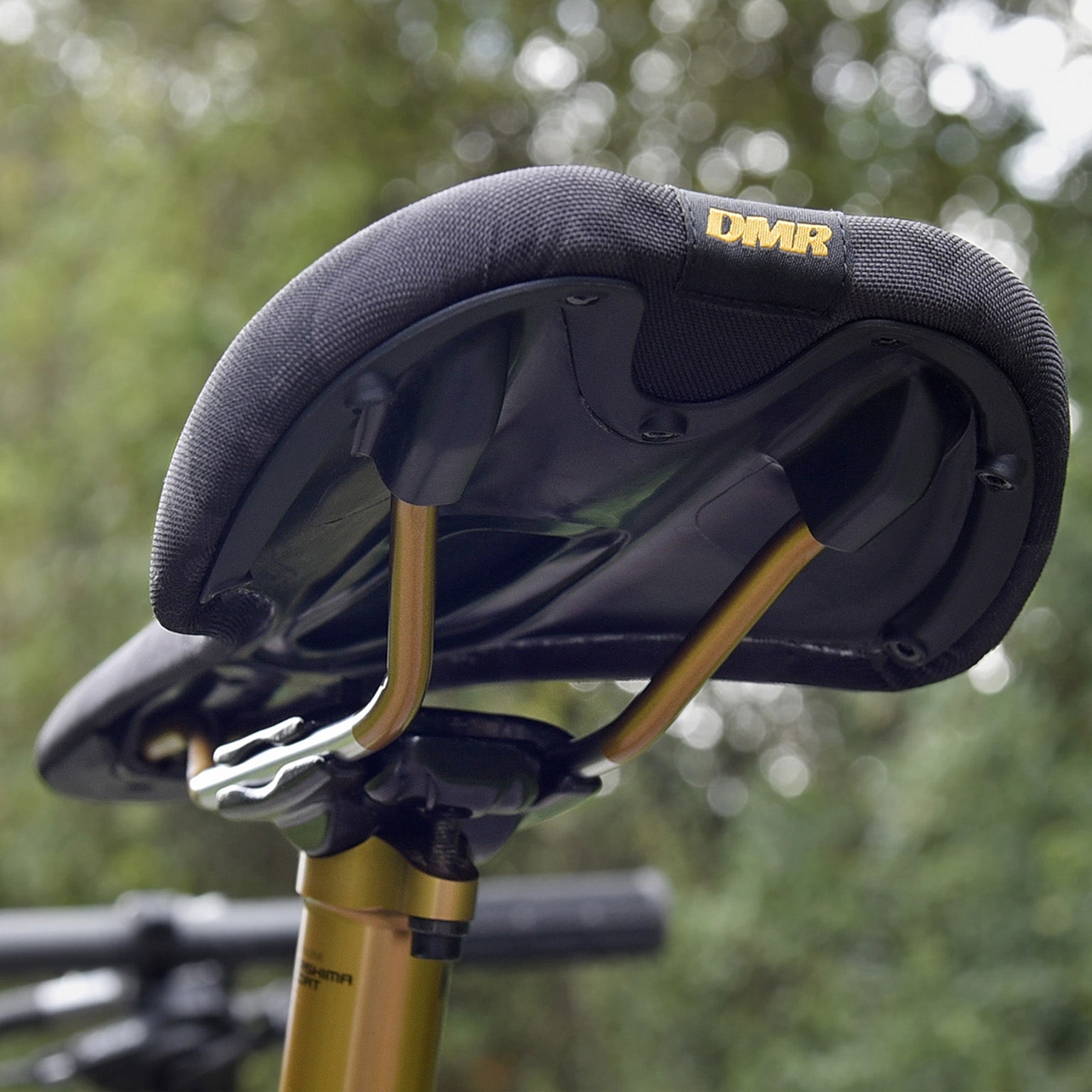 DMR OiOi Saddle Black Camo