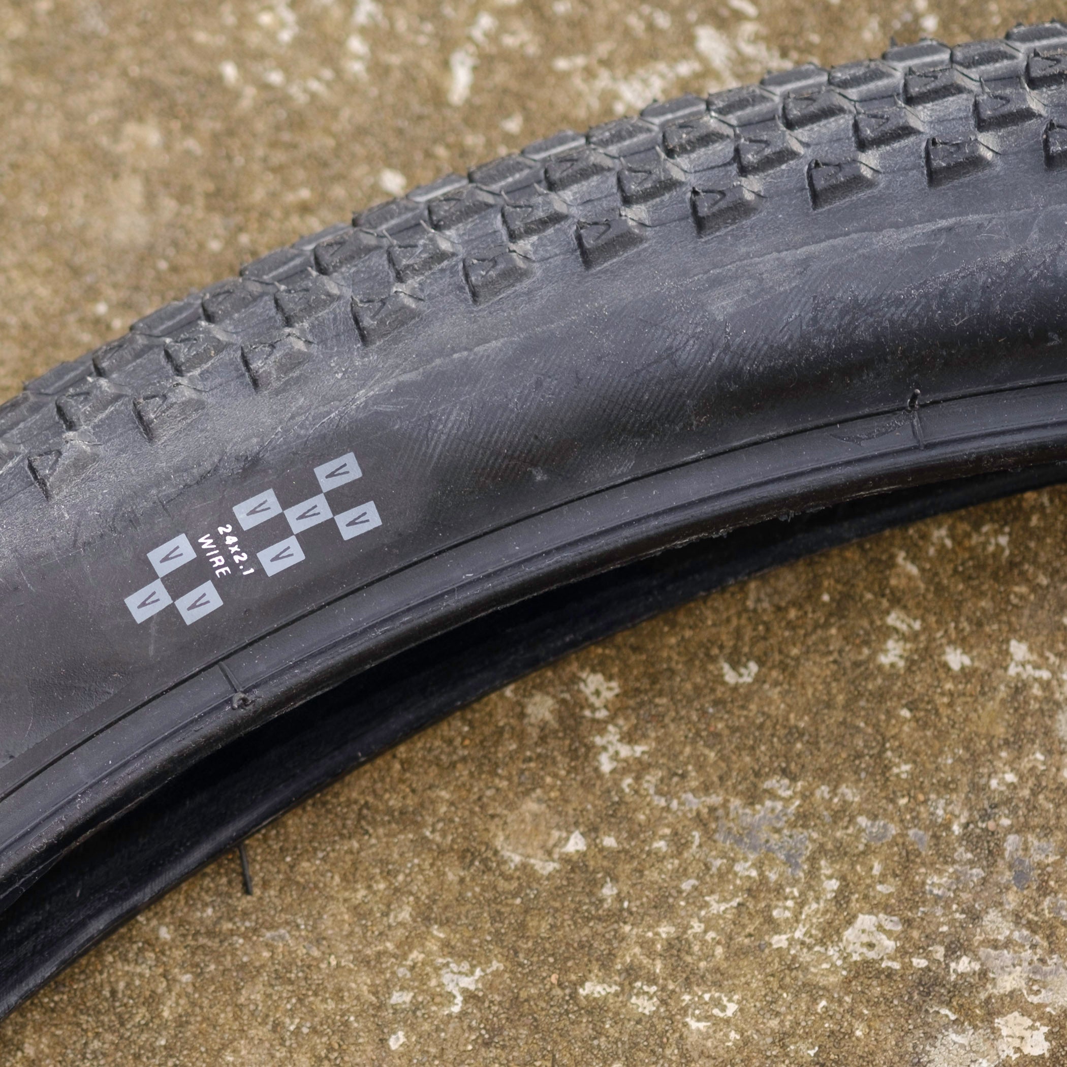 DMR  DJ - 24" Dirt Jump & Street Tyre