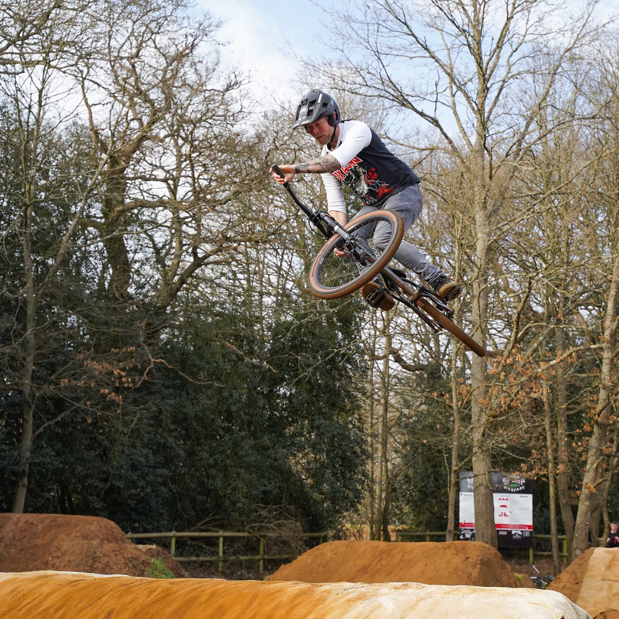 DMR Grid Grips Black Flanged