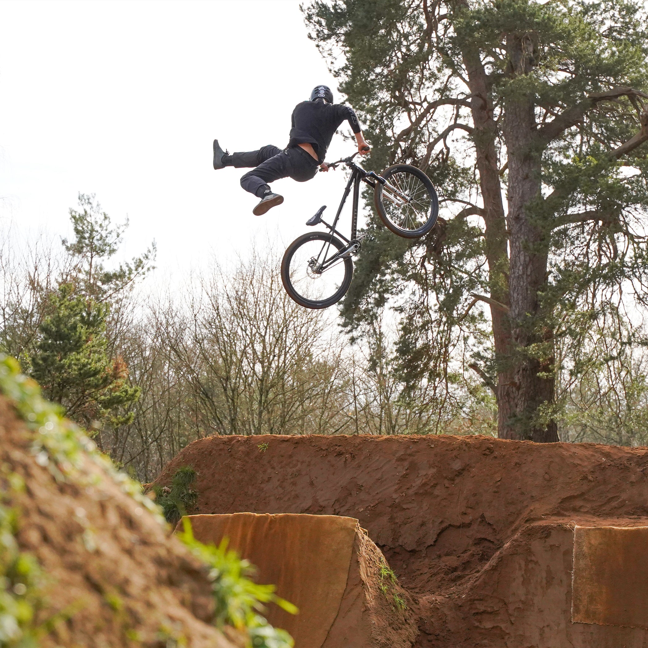 DMR Grid Grips Black Flanged