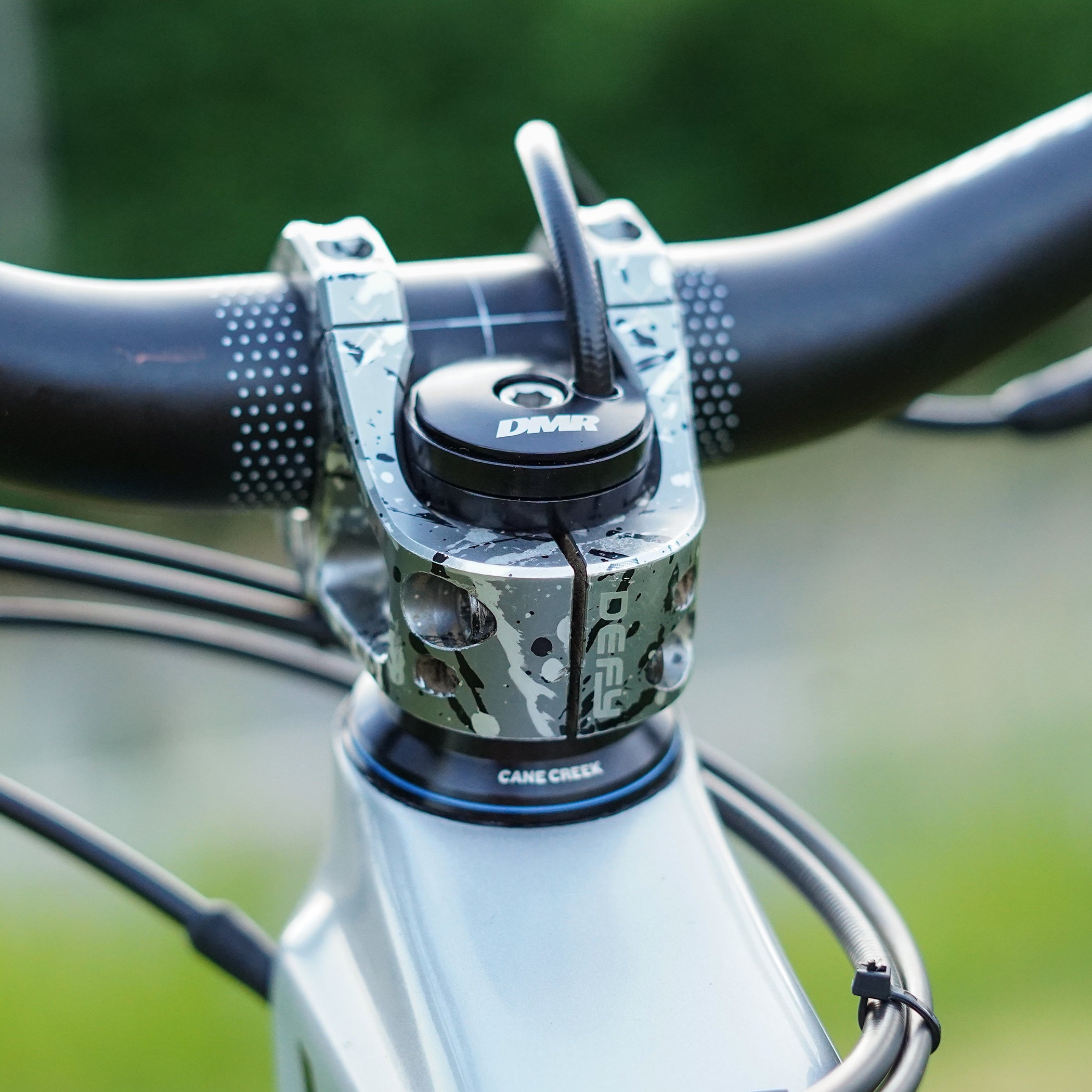 DMR Defy Stem LE Grey