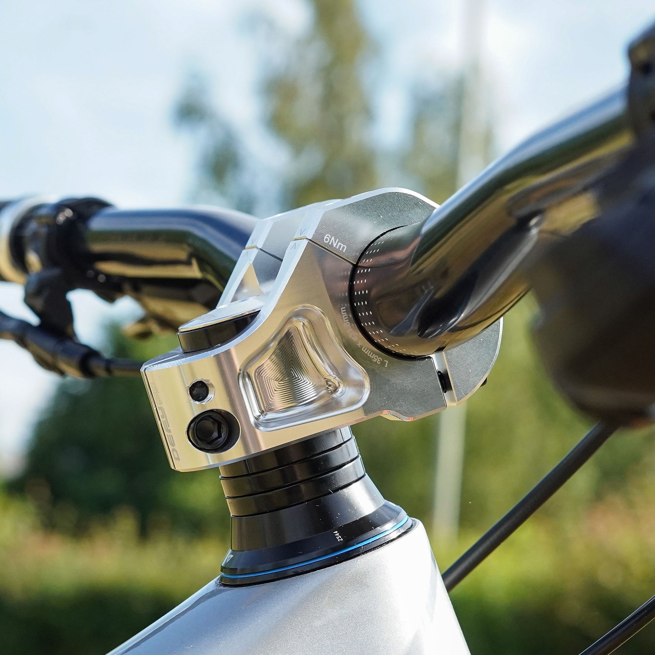 DMR Defy Stem Silver 35mm Long with 31.8mm Clamp