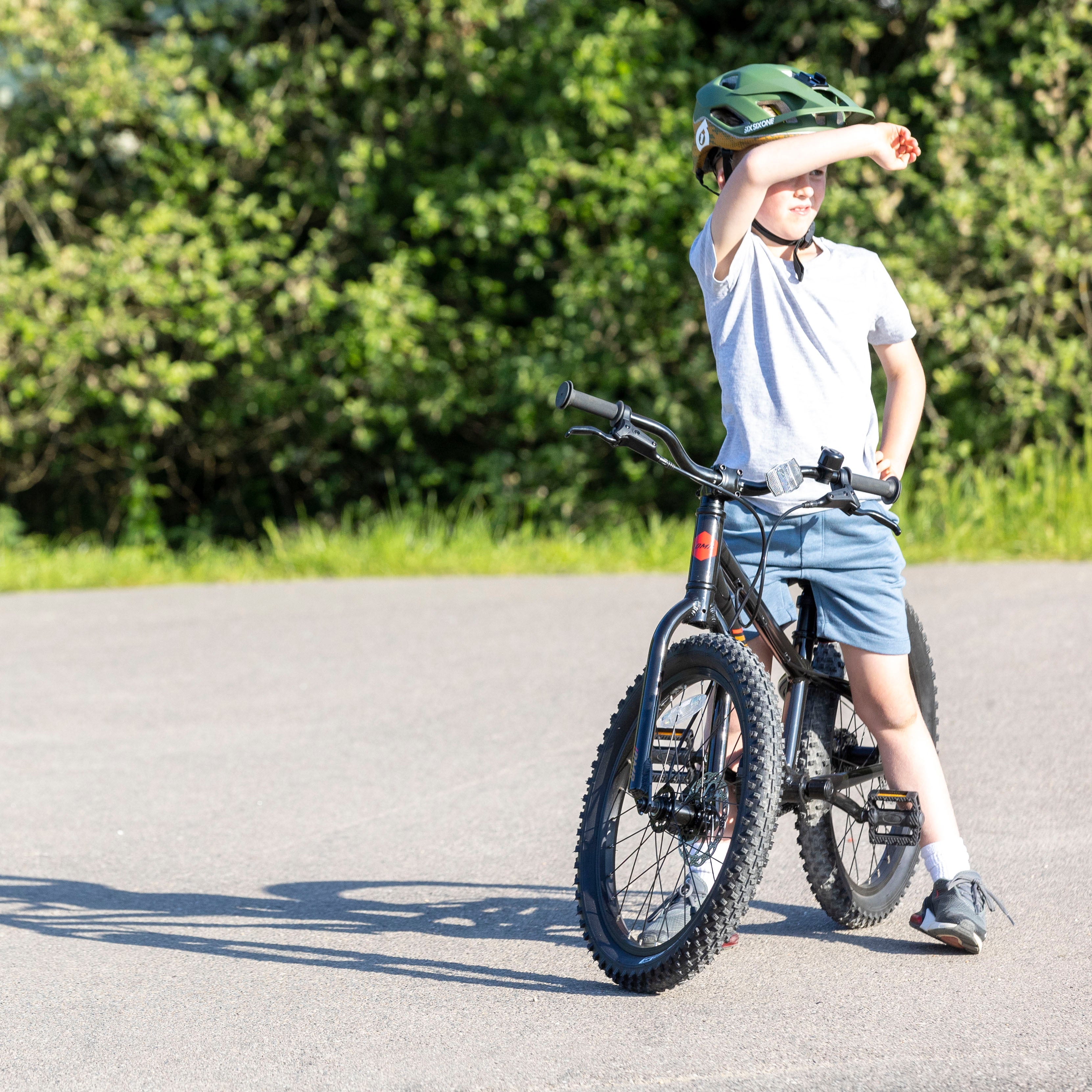 DMR Sidekick Children's Ride 20" Bike, Black