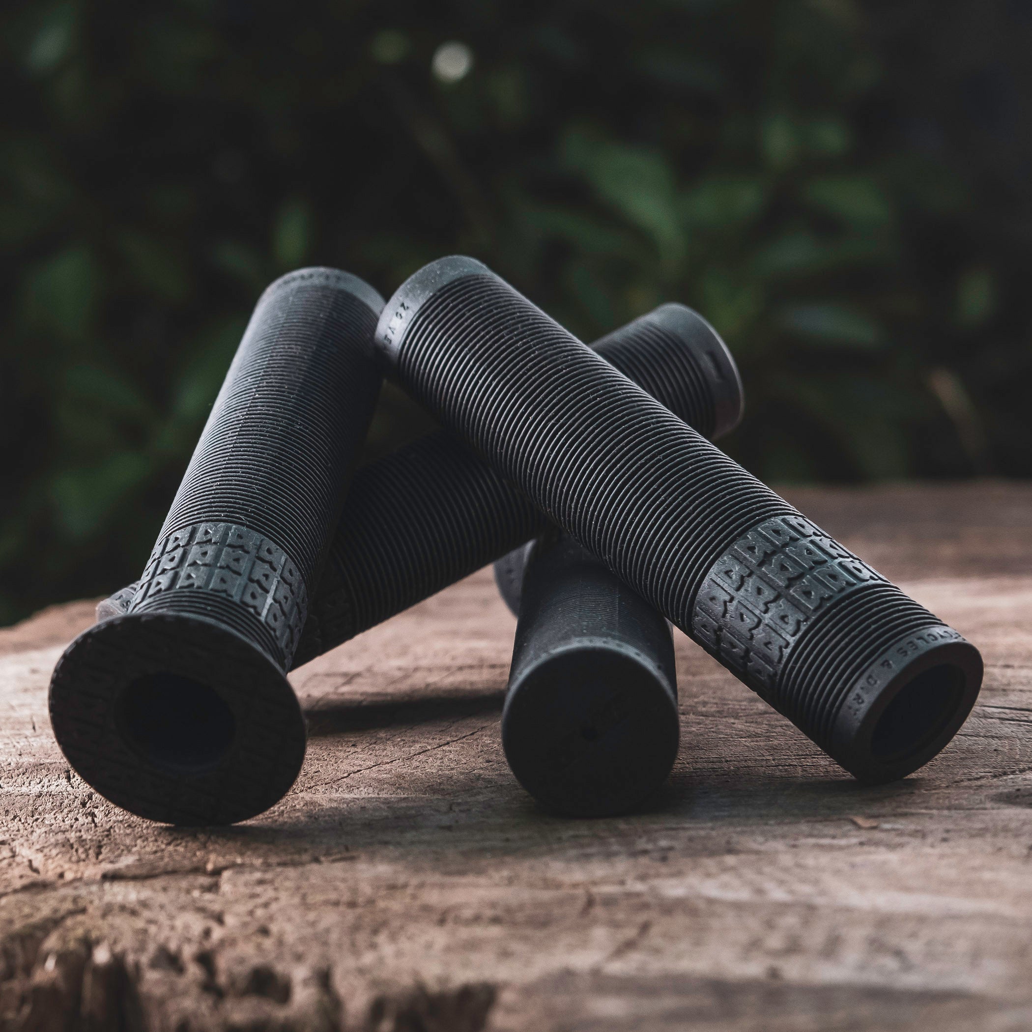 DMR 25 Grips: Park, Street & Dirt Jump Grip – DMR Bikes