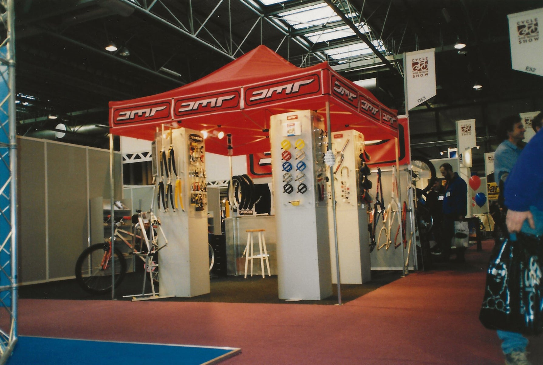 DMR Show Stand 2