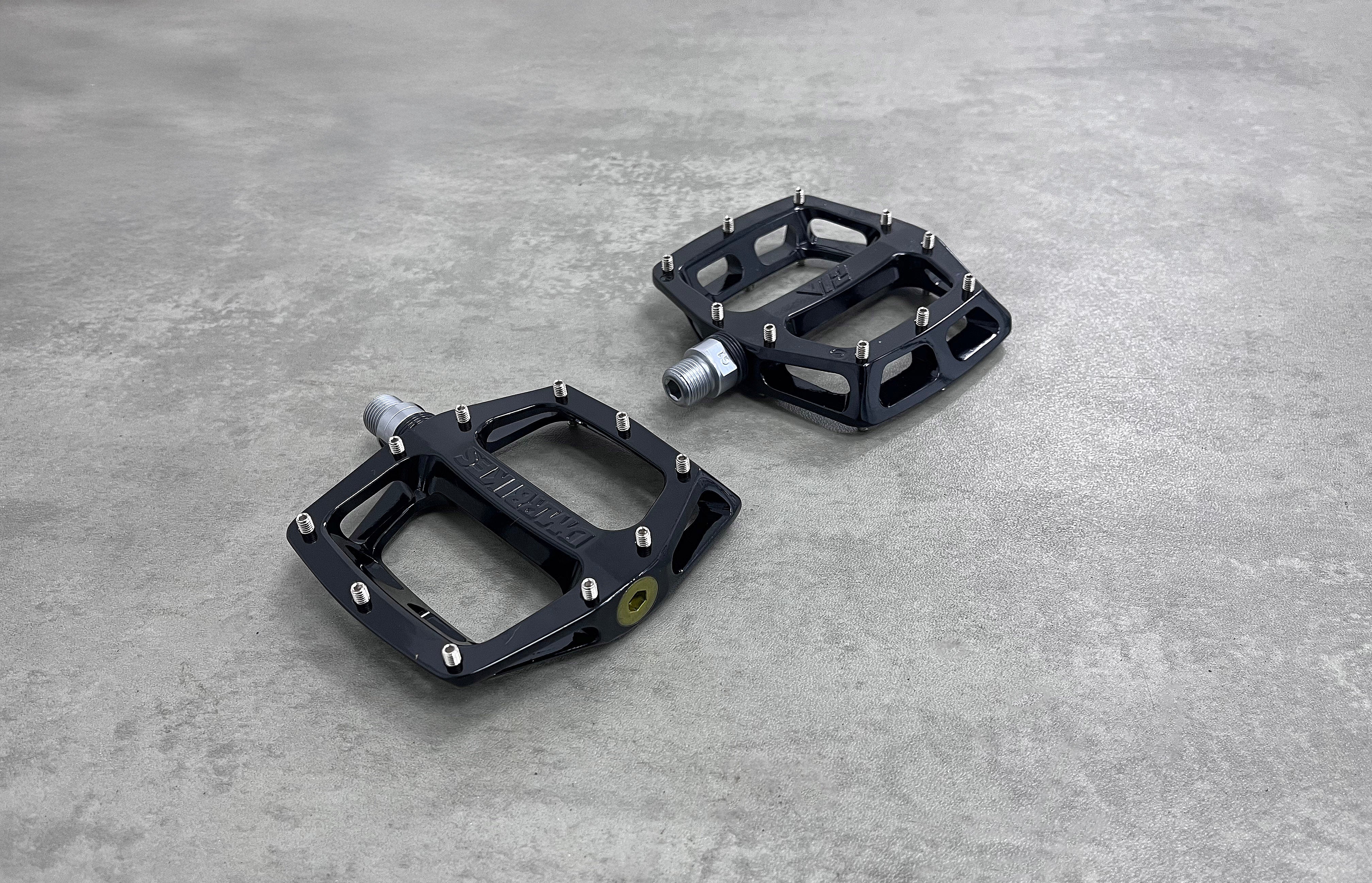 年末のプロモーション特価！ DMR V12 Bikes DMR – Pedal Platform Flat Bike Magnesium - Mg パーツ