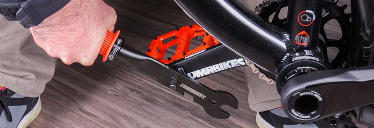 bike pedal spanner size